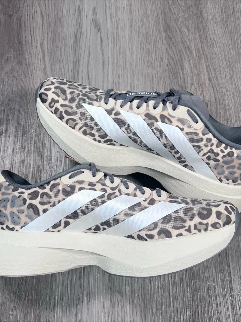 New adidas‎ Adizero EVO SL Shoes Womens 9 Running Shoes Sneakers KI3948 Leopard